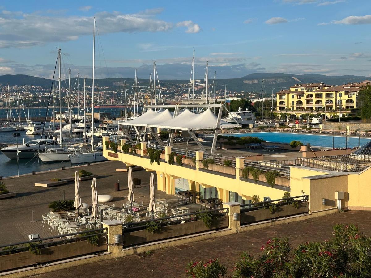 Apartamento Al Porticciolo Múggia Exterior foto